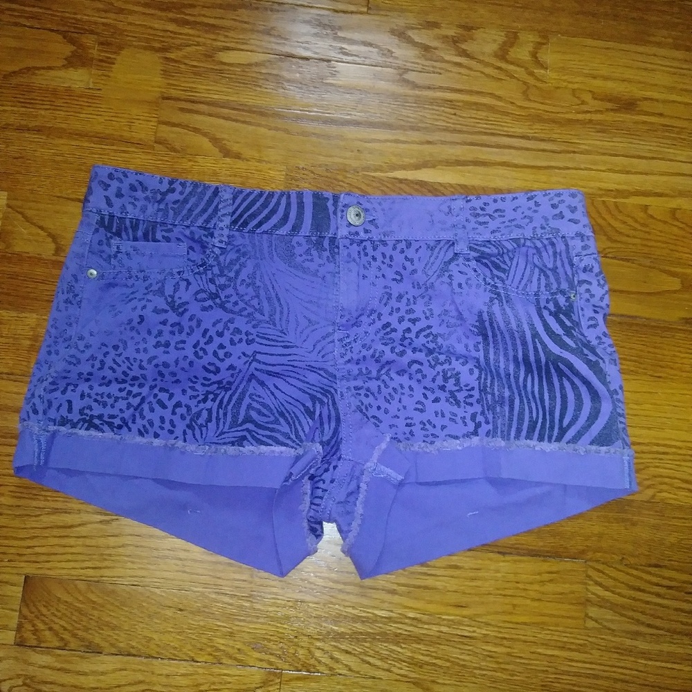NWT l.e.i. Purple Size 17 Regular Lowrise Shorts